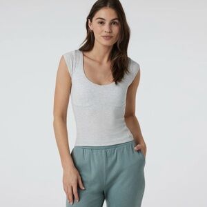 Vuori Light Gray Sleeveless Cove V Neck